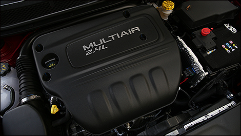 dodge_dart_gt_2014_i2.jpg