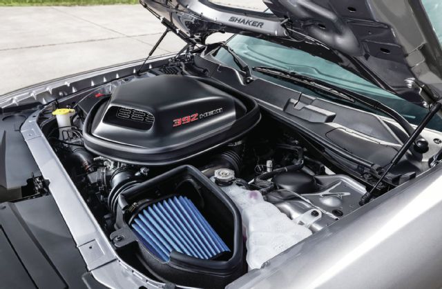 2015-dodge-challenger-392-hemi-engine.jp