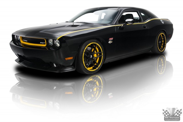Dodge-Penske-Racing-Challenger-SRT-8-11-